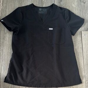 FIGS Catarina  Black scrub Shirt